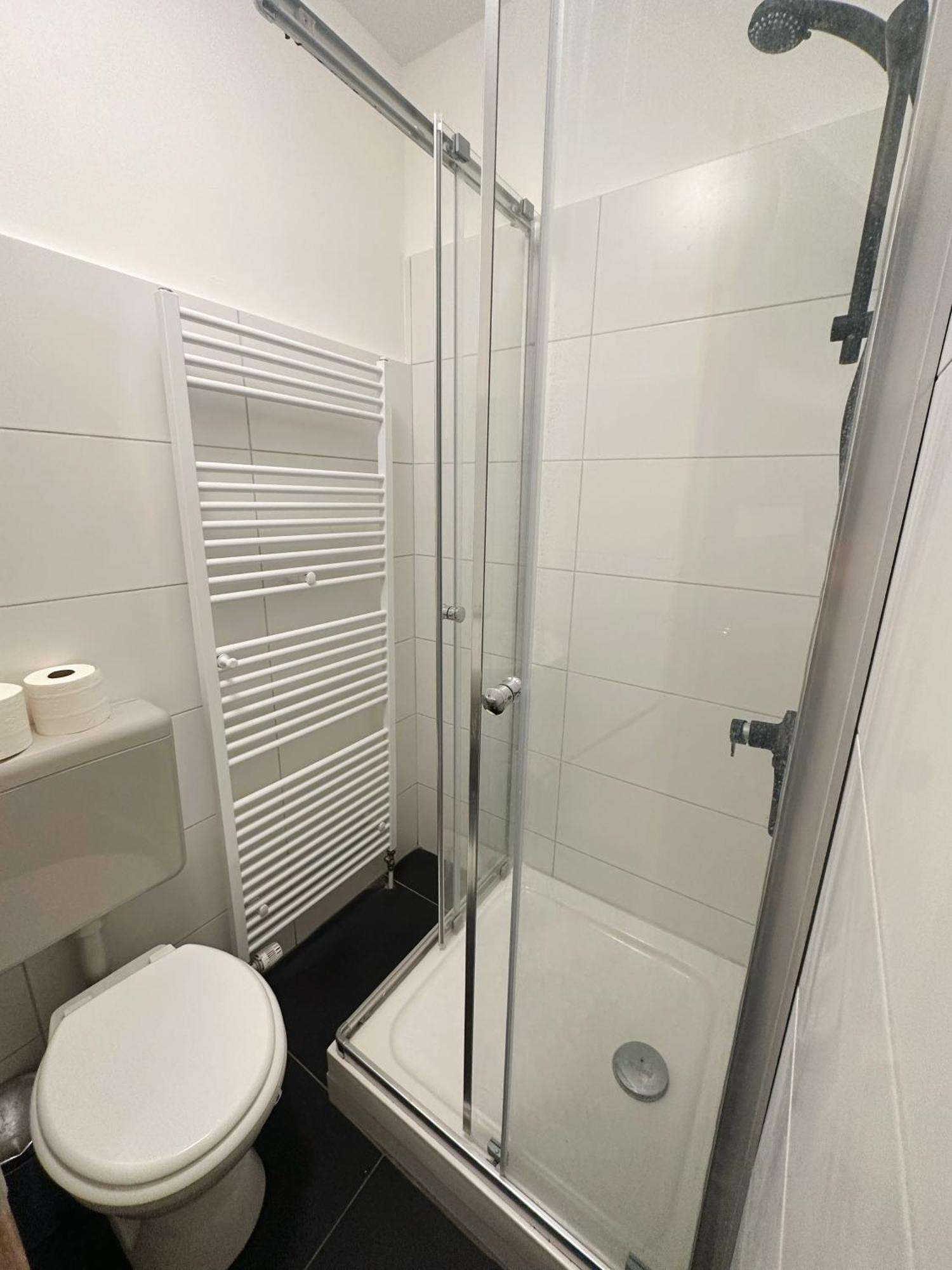 Ferienwohnung 2Schlafenzimmer 5Betten Montuerwhonung Düsseldorf Exterior foto