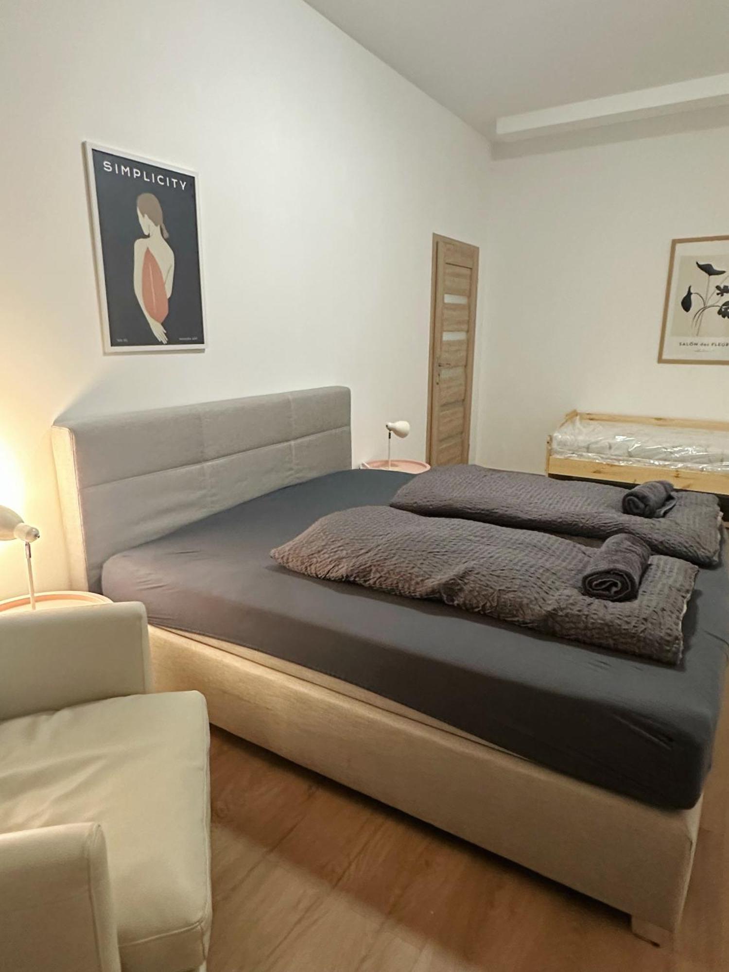Ferienwohnung 2Schlafenzimmer 5Betten Montuerwhonung Düsseldorf Exterior foto